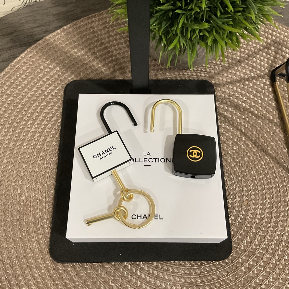 Lock and Key Set - Picture 3 of 4
